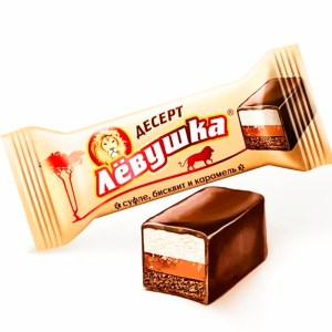 Конфеты Левушка в новогоднем наборе с новогодним пряником