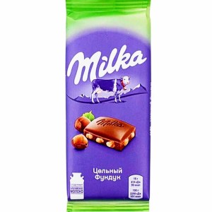 Шоколад Милка в новогоднем наборе с бисквитным пирожным 